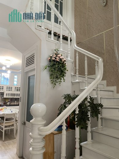 BÁN GẤP NHÀ HÀN MẶC TỬ HẢI CHÂU 4 TẦNG 50M2 CHỈ 3,95 TỶ.
LH MR TRUNG 0905243177 (ZALO).