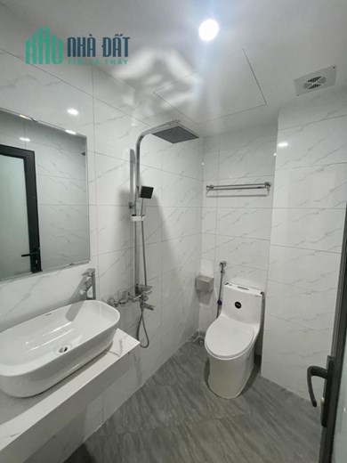 BÁN ĐẤT HÓA BÌNH 7,MĂT NGÕ KINH DOANH Ô TÔ VÀO NHÀ 50M2 GIÁ CHỈ 8 TỶ