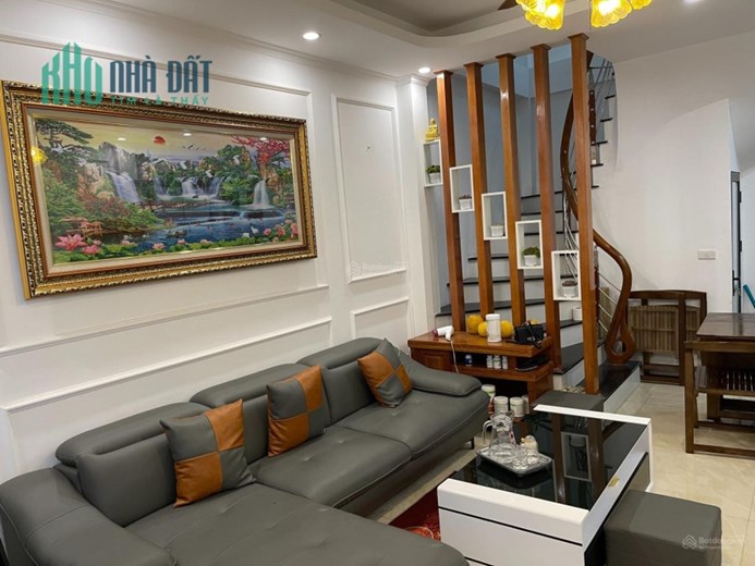 Chính chủ cần bán nhà 30m2 5 tầng nội thất cơ bản SĐCC giá 3,35 tỷ