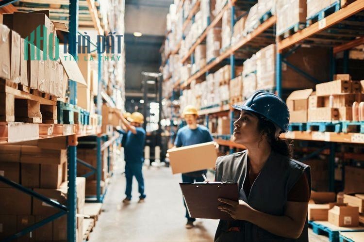 Kho MẶT TIỀN chính chủ cho thuê gấp 2500m2 15B tân quy Quận 7