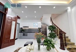 P/lô ô tô đỗ cửa nhà mới Yên Duyên 41Mx5T mt4.1 giá 3.15 tỷ