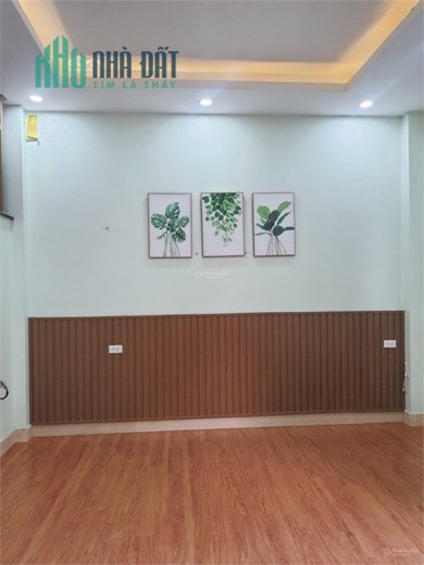 Chỉ 4 tỷ 9 có ngay căn nhà 4 tần S: 60 m2 nhà thoáng đường rộng có gara ô tô, nhà phân khu quân đội