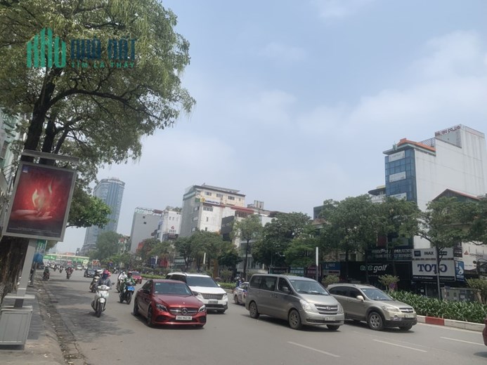 Bán nhà Riêng Trần Duy Hưng 7 tầng -Gara-Ô Tô- Kinh Doanh 19,8 tỷ ( thương lượng )