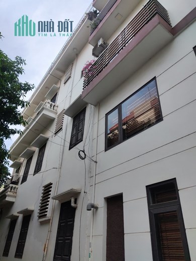 BÁN NHÀ ĐẸP HỌC VIỆN TÀI CHÍNH- QUẬN BÂC TỪ LIÊM - DÂN XÂY- GẦN CHỢ- DT48M , MT4m , GIÁ HƠN 4 TỶ