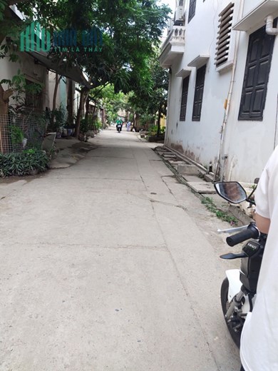 BÁN NHÀ ĐẸP HỌC VIỆN TÀI CHÍNH- QUẬN BÂC TỪ LIÊM - DÂN XÂY- GẦN CHỢ- DT48M , MT4m , GIÁ HƠN 4 TỶ
