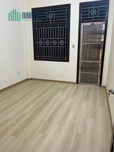 Cho thuê nhà phố Thái Thịnh , 42m2 x 4tầng, giá 20tr