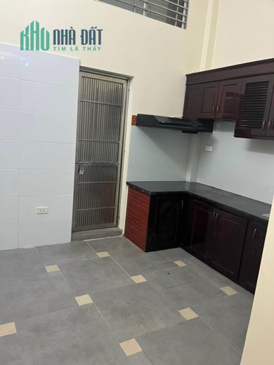 Cho thuê nhà phố Thái Thịnh , 42m2 x 4tầng, giá 20tr