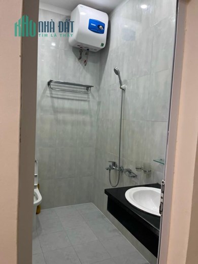 Cho thuê nhà phố Thái Thịnh , 42m2 x 4tầng, giá 20tr