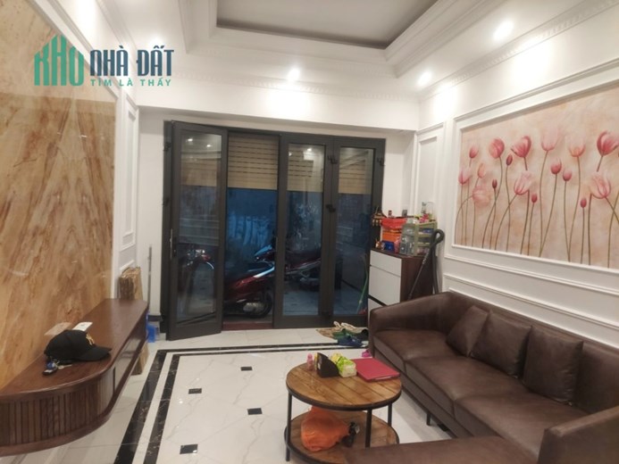 Bán nhà đường Trường Chinh, quận Đống Đa. 35m2 x 5 Tầng. Ngõ thông. KD. Hơn 3 Tỷ. 0968084286
