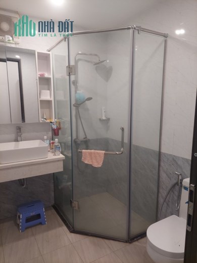Bán nhà đường Trường Chinh, quận Đống Đa. 35m2 x 5 Tầng. Ngõ thông. KD. Hơn 3 Tỷ. 0968084286