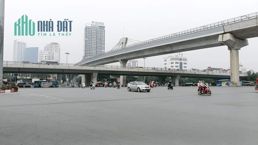 Bán nhà mặt phố Cầu Giấy 66m C4, mt: 3.7m