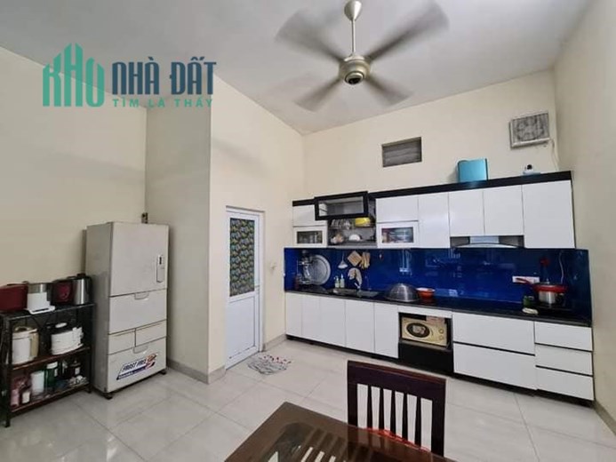 Bán Nhà Mặt Phố Đặng Tiến Đông, 50m2, 4 T, MT 3.3m, 10.9 Tỷ, 0977097287