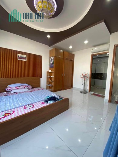 Chính chủ cần bán nhà mặt tiền 7 lầu  đường Phạm Văn Đồng , phường 13, quận Bình Thạnh