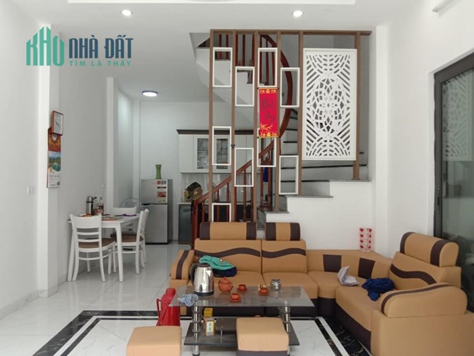 Bán Nhà Phân Lô Nguyên Hồng, 50m2, 4T, MT4m, 13.2 Tỷ, KD, 0977097287