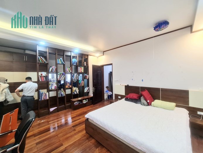 BÁN ĐẤT TẶNG NHÀ XÃ ĐÀN, 115M2 5T MT6.5M, GIÁ 11.5 TỶ,  30M RA PHỐ