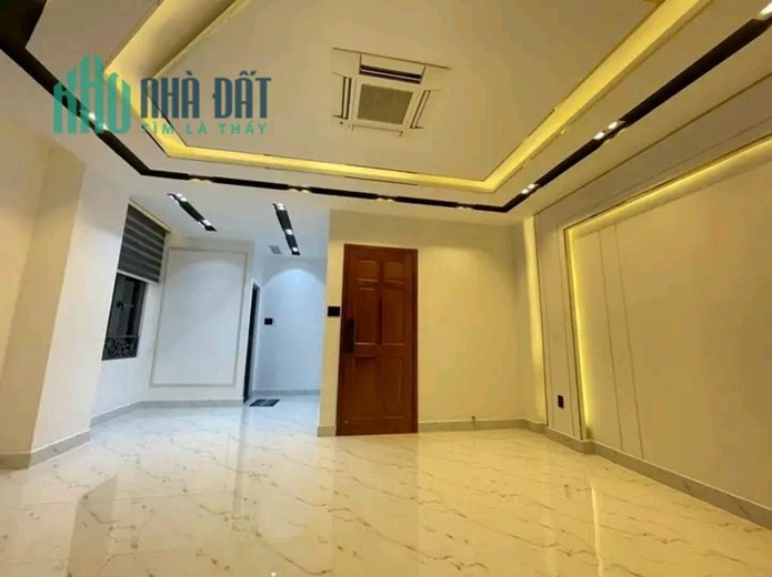 Nhà ngay trường ĐH Công Nghiệp, hẻm 4m, cách MT 20m, 3 phòng ngủ