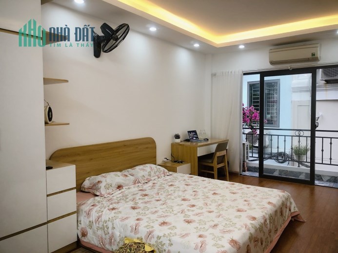 Bán gấp nhà Ngọc Thụy, 36m x 5 tầng, MT 3.6m, ô tô, 4 tỷ hơn