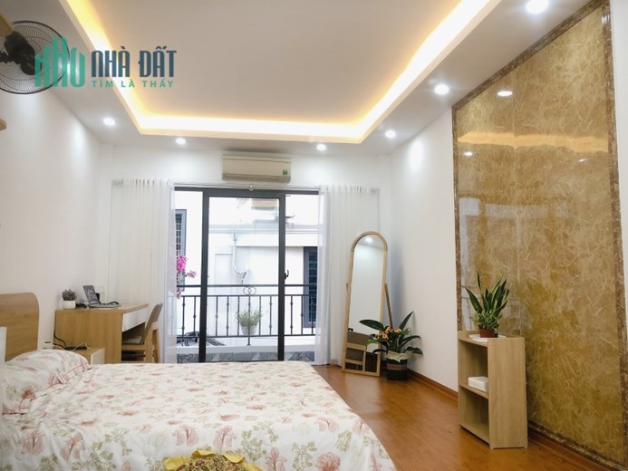 Bán gấp nhà Ngọc Thụy, 36m x 5 tầng, MT 3.6m, ô tô, 4 tỷ hơn