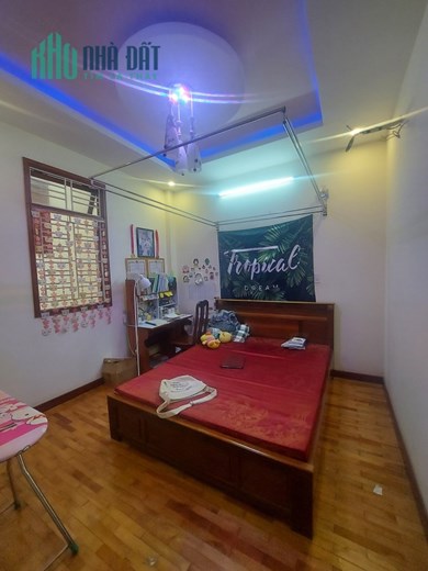 .Nhà Mặt Tiền Lê Tấn Trung 118m2, 3 tầng, sạch đẹp