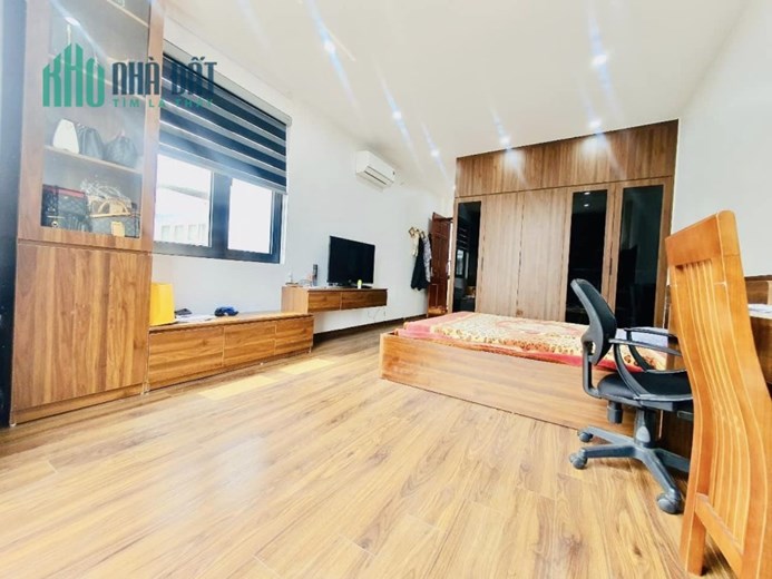 Bán nhà mặt phố Trương Định,DT 45mx 6 tầng,có thang máy,vỉa hè rộng