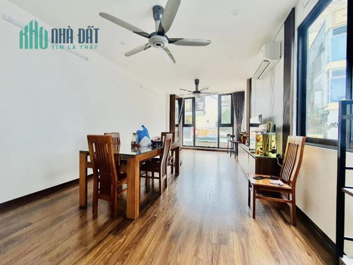 Bán nhà mặt phố Trương Định,DT 45mx 6 tầng,có thang máy,vỉa hè rộng