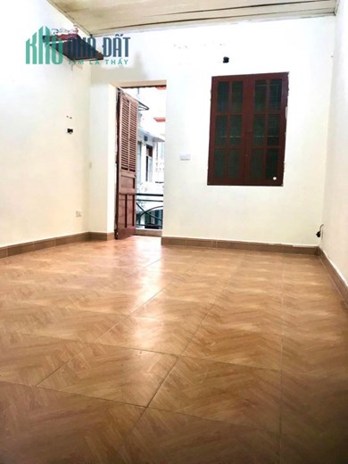 Cho thuê nhà 3 tầng tại Xuân La, Tây Hồ, Hà Nội. Cách mấy bước ra mặt đường Xuân La, ngõ thông ô tô