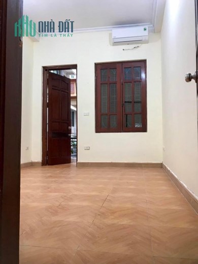Cho thuê nhà 3 tầng tại Xuân La, Tây Hồ, Hà Nội. Cách mấy bước ra mặt đường Xuân La, ngõ thông ô tô