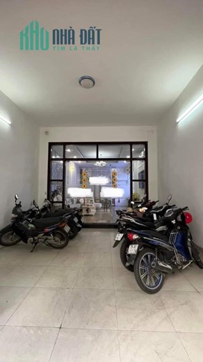 CHO THUÊ NHÀ MẶT PHỐ 8 PHÒNG NGỦ KHU BÀN CỜ GIÁ 40 TRIỆU/1 THÁNG