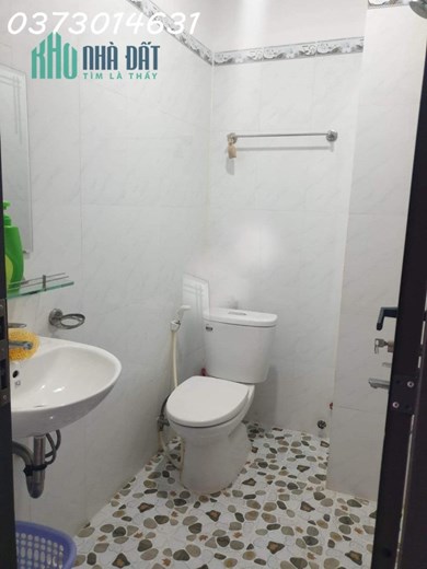 Cho nhà nguyên căn kinh doanh trung tâm khu phố Tây