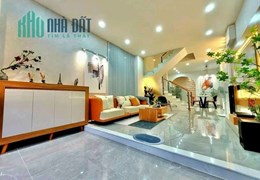 Nhà mới xây ở thiết kế kiểu châu âu, cách MT 70m, yên tĩnh.