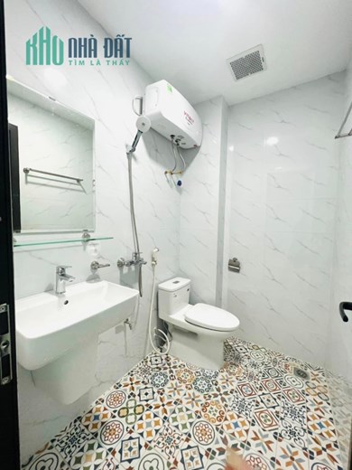 Nhỉnh 6 tỷ có nhà Phân Lô Mai Dịch - Cầu Giấy - Ô tô đỗ cửa chạy vòng quanh - Thang Máy - Kinh