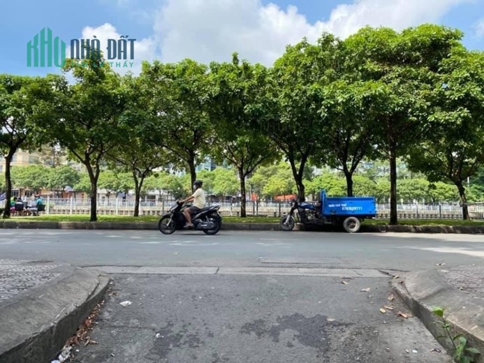 Bán nhà đường Trường Sa quận Bình Thạnh diện tích 10 m2 giá thương lượng