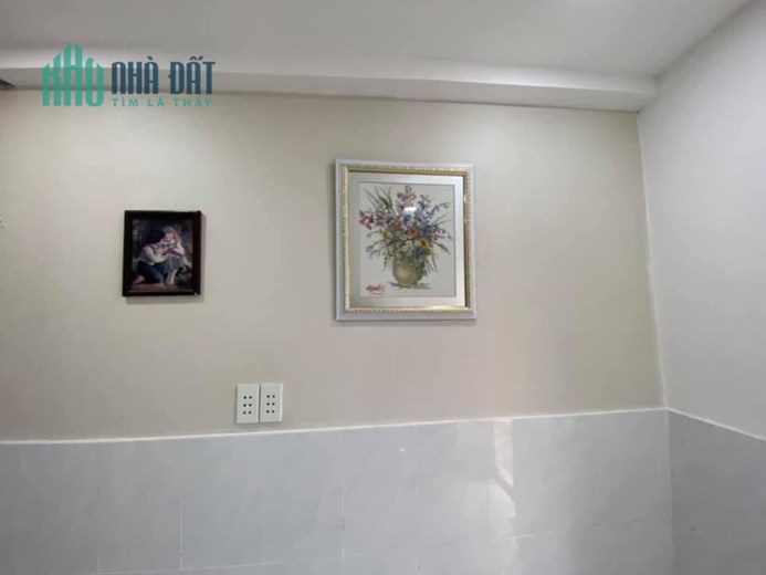 Bán nhà đường Trường Sa quận Bình Thạnh diện tích 10 m2 giá thương lượng