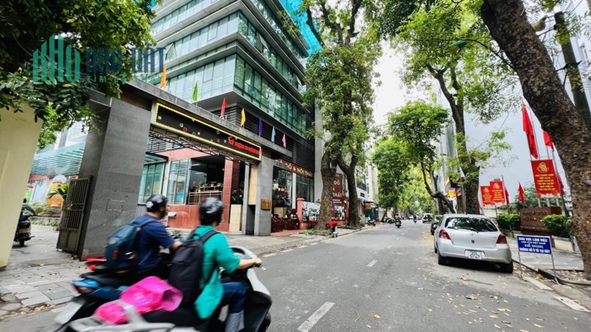 Bán gấp nhà phân lô Quân đội phố Lý Nam Đế, 40m2,  giá 8 tỷ có ngay nhà ở khu VIP.