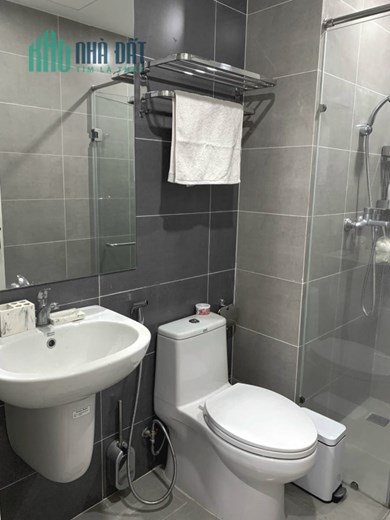 Cho Thuê CHCC D’ Qua Vị trí trung tâm. Cách biển trần phú 350m. Cách Chợ Đầm 400m.
