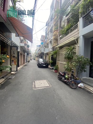 Nhà Trấn Văn Ơn, Tân Phú, Mặt Tiền Hẻm Nhựa 5m Ô Tô Vào Nhà. 70m2 x 3 Tầng, Chỉ 5 Tỷ