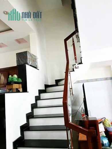 VỊ TRÍ ĐẸP, HXH TRÁNH KHU PHÂN LÔ HÀ HUY GIÁP QUẬN 12 - 70M2, NGANG 5.5M, 4 TẦNG, 5 PN, NHỈNH 5 TỶ.