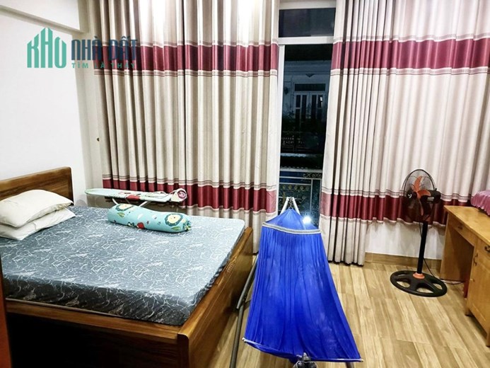 VỊ TRÍ ĐẸP, HXH TRÁNH KHU PHÂN LÔ HÀ HUY GIÁP QUẬN 12 - 70M2, NGANG 5.5M, 4 TẦNG, 5 PN, NHỈNH 5 TỶ.