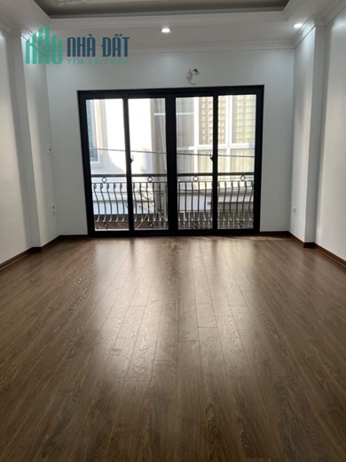 Bán nhà ngõ 381 Thuỵ Phương,ngõ rộng 4m,ô tô vào nhà,5m ra ô tô tránh,gara ô tô,30m2,5T,mt:4m