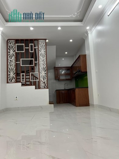 Bán nhà ngõ 381 Thuỵ Phương,ngõ rộng 4m,ô tô vào nhà,5m ra ô tô tránh,gara ô tô,30m2,5T,mt:4m