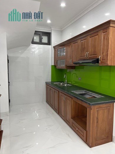 Bán nhà ngõ 381 Thuỵ Phương,ngõ rộng 4m,ô tô vào nhà,5m ra ô tô tránh,gara ô tô,30m2,5T,mt:4m