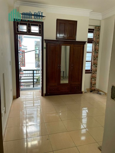 Bán nhà CẦU GIẤY, 52M, 4T, 7P, 5 tỷ 75, ngõ nông, 2 thoáng