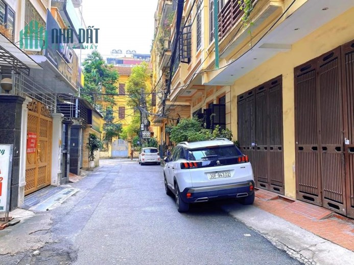 Siêu siêu rẻ ! nhỉnh 10 tỷ có nhà 62,5m 5t trần quốc hoàn  ô tô tránh.