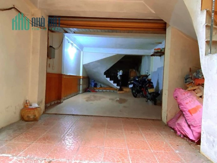 Siêu siêu rẻ ! nhỉnh 10 tỷ có nhà 62,5m 5t trần quốc hoàn  ô tô tránh.