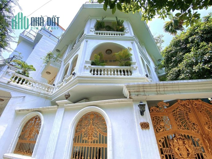 💥 Bán Biệt thự Siêu VIP nội đô Cầu Giấy, 180m2 5T Thang máy, MT 22m, Chỉ 41 Tỷ 💥