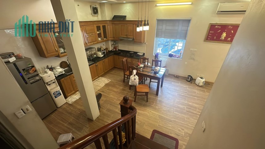 Bán căn nhà 81m2 phố Âu Cơ, Tây Hồ Dân xây 6 phòng ngủ 10m Ô tô tránh 6.5 Tỷ