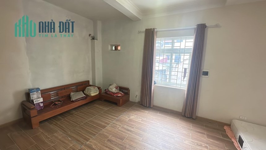 Bán căn nhà 81m2 phố Âu Cơ, Tây Hồ Chủ tự xây 6 ngủ 10m ngõ 2 Ô tô tránh 6.5 Tỷ