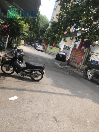 ĐẤT MẶT PHỐ HOA LÂM, VỈA HÈ, KINH DOANH SẦM UẤT, NGÕ OTO TRÁNH,   CẠNH UỶ BAN PHƯỜNG VIỆT HƯNG,