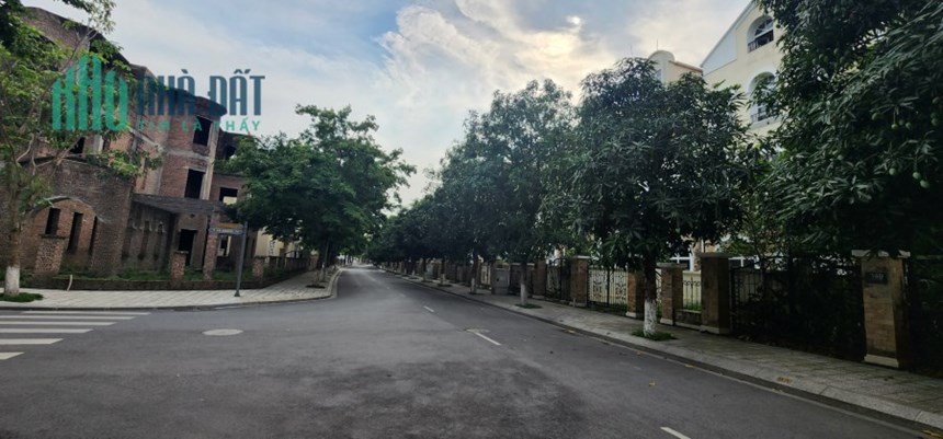 Bán Biệt Thự Song Lập 336m2 Nam An Khánh Hàng Xóm VinhomeThăng Long 24 tỷ 9