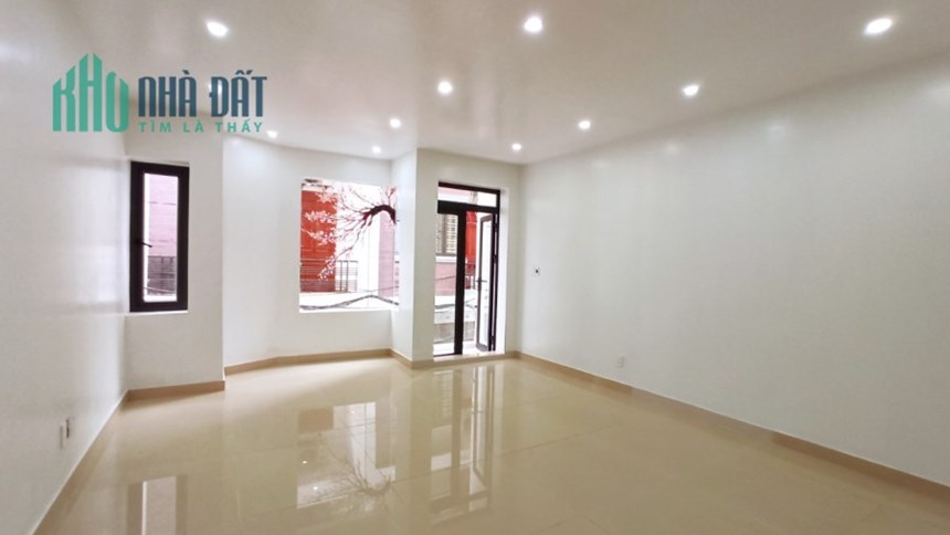 Căn nhà đẹp 5 tầng 50m2 tại địa chỉ số 17/254 Văn Cao, Ngô Quyền, Hải Phòng chỉ 4ty600